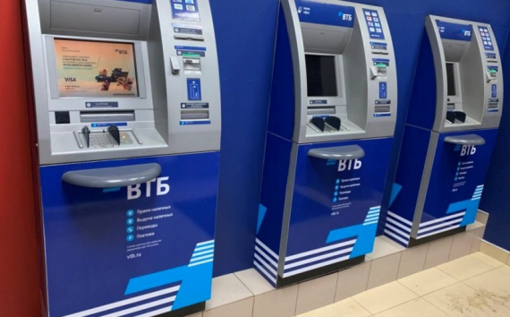 Клиенты ВТБ смогут снимать наличные по QR-коду в банкоматах