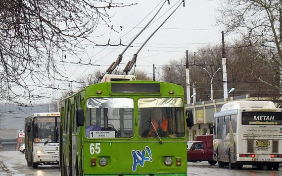 Губернатор Радаев поручил восстановить троллейбусный маршрут через Волгу